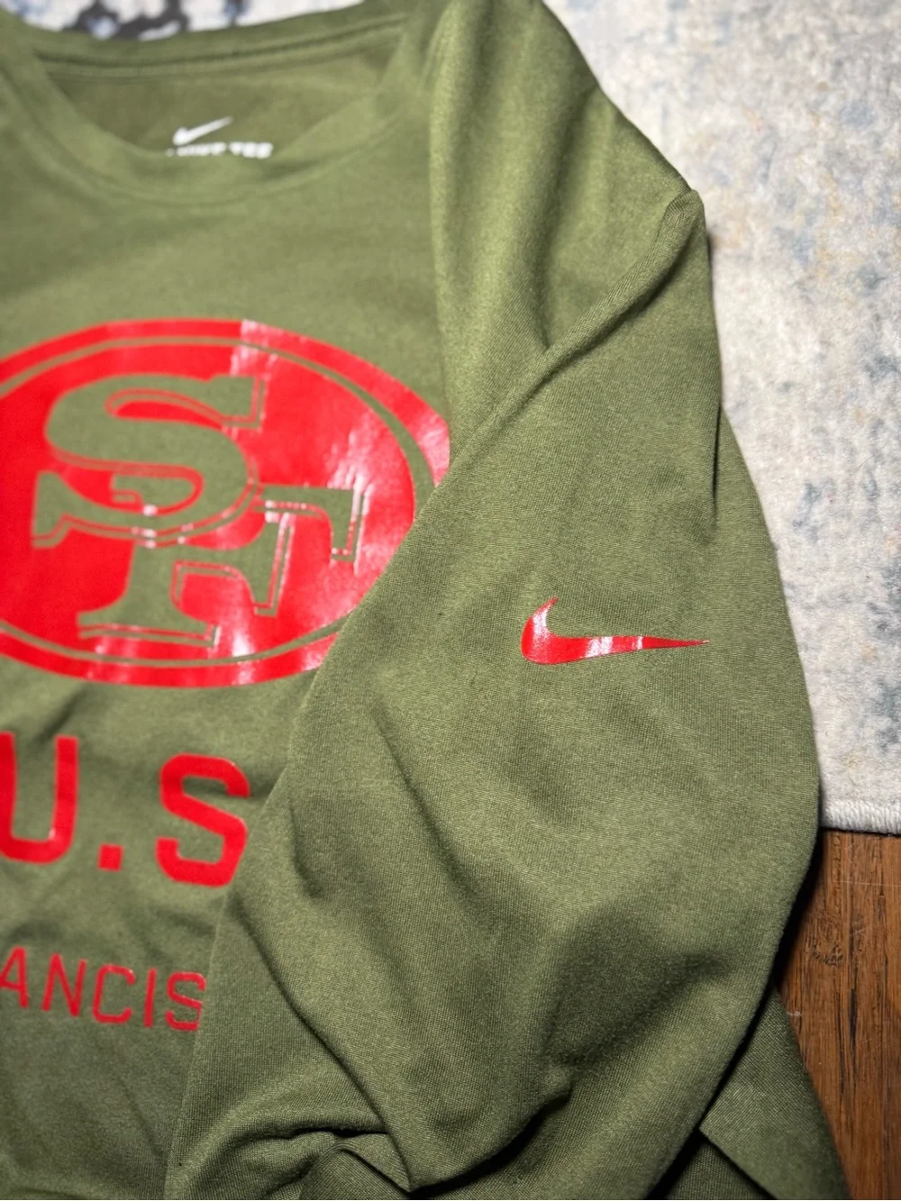 Nike Dri-FIT San Francisco 49ers Salute to Service Long Sleeve Shirt Youth XL